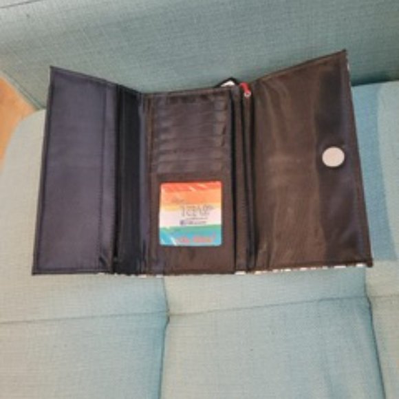 White wallet with sugar skulls - Picture 3 of 3